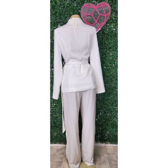 Angela Bassett 2 piece satin suit - Picture 3 of 8